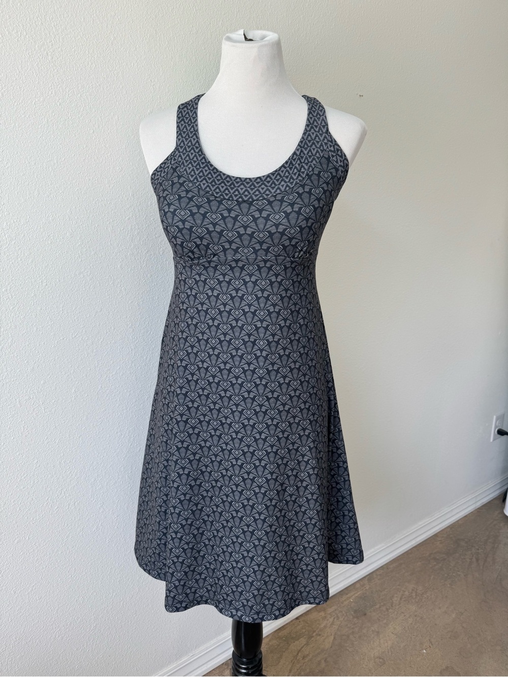 PrAna Geometric Grey Patterned Athletic Dress